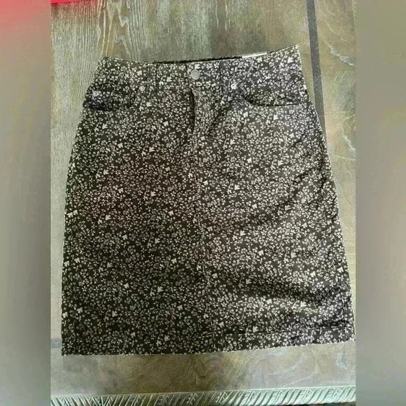 G.H Bass Corduroy skirt size 4 - Picture 1 of 6